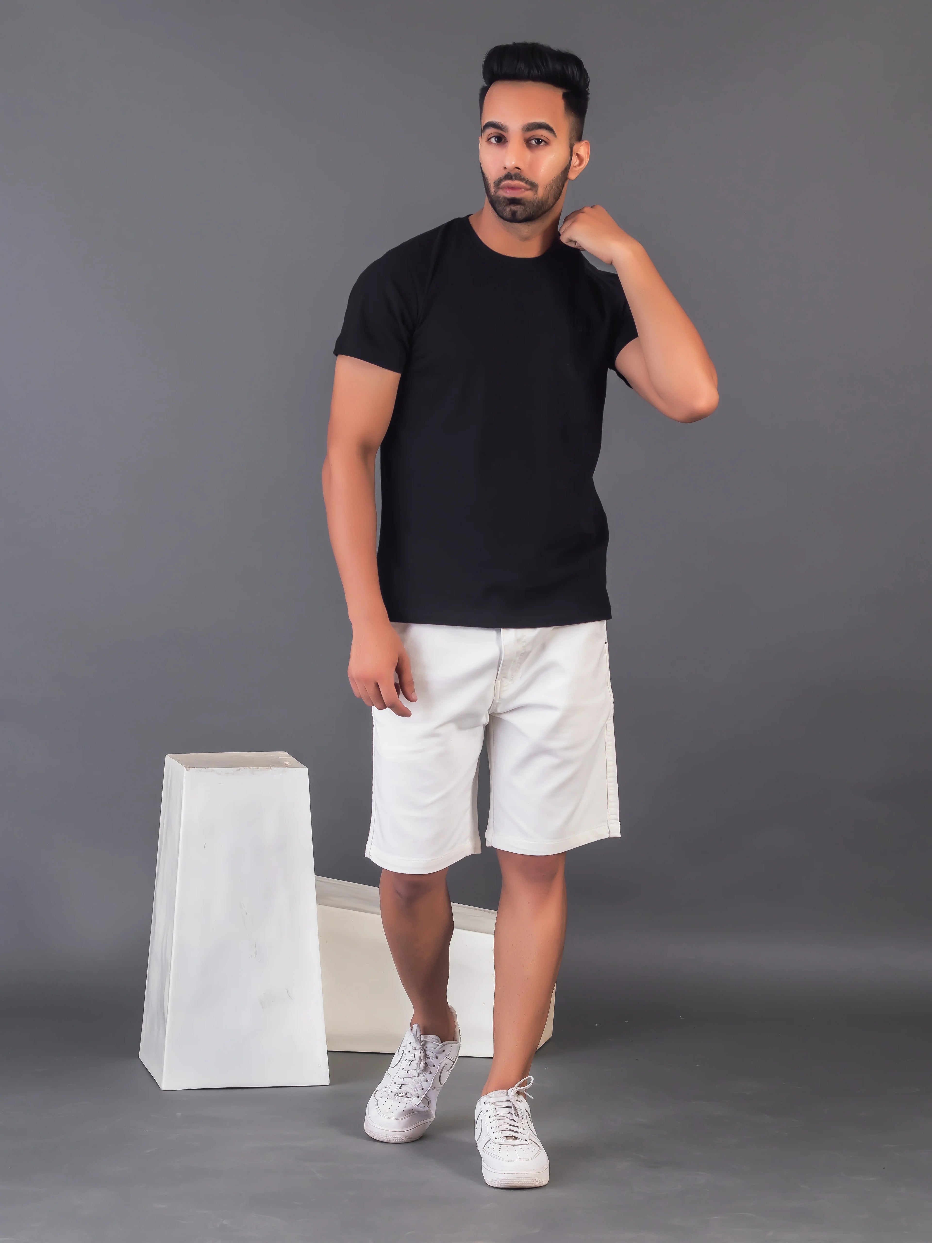 Men's Classic Solid Black Round Neck T-shirt