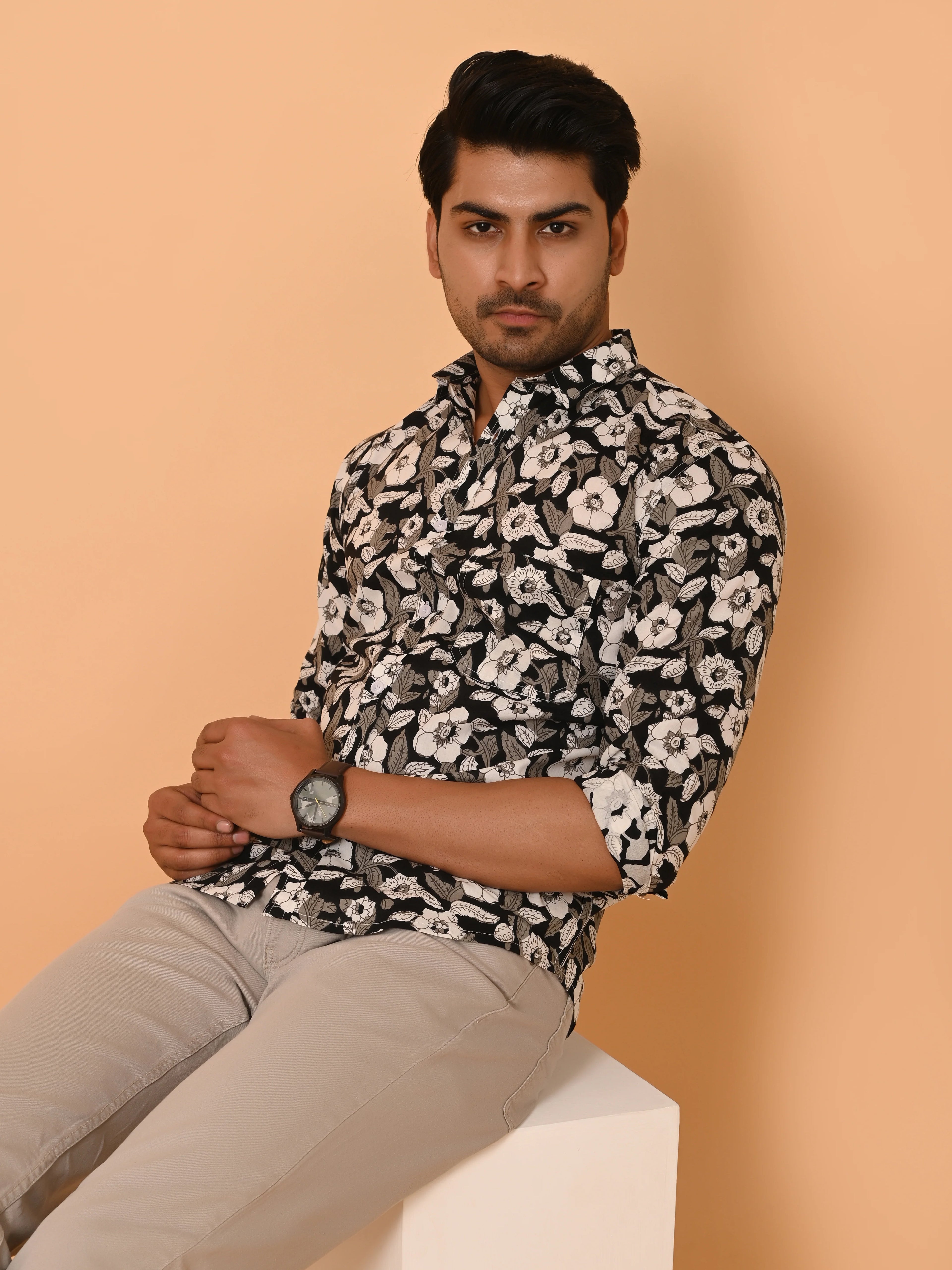 Men's Full Sleeves Monochrome Floral Rose Pattern Printed Cotton Shirt