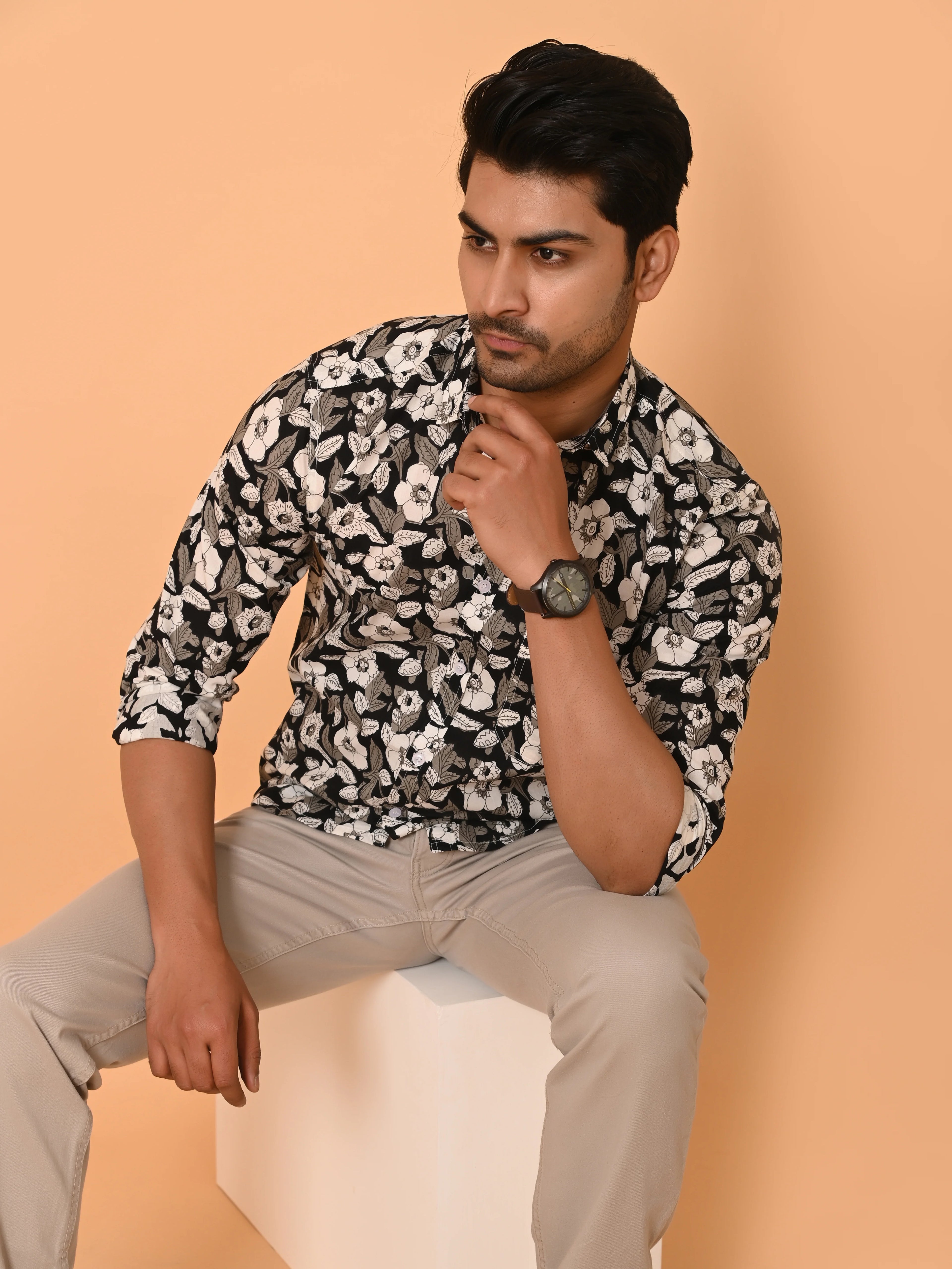 Men's Full Sleeves Monochrome Floral Rose Pattern Printed Cotton Shirt