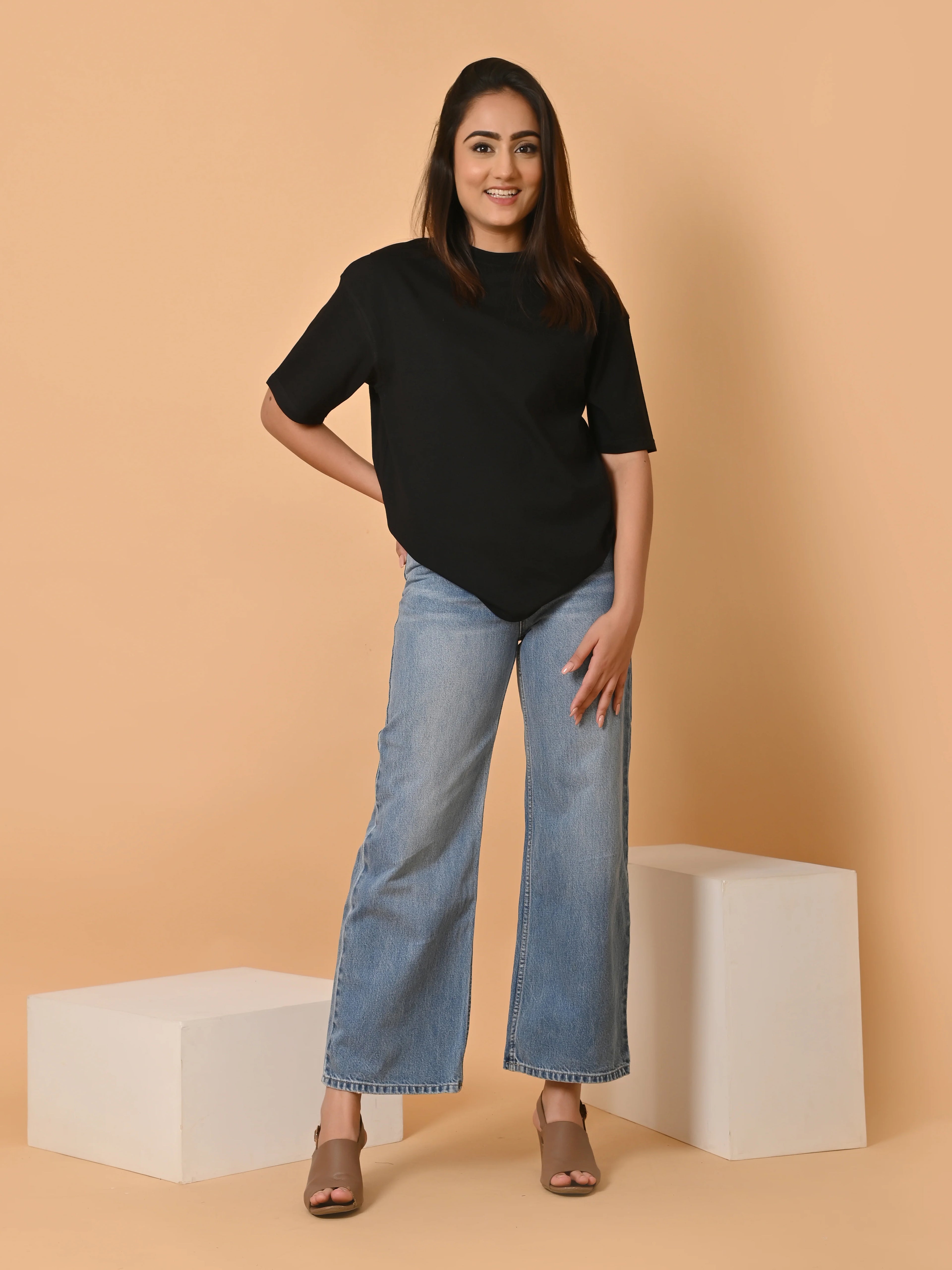 Women's Solid Black Oversized Round Neck Cotton Lycra T-shirt