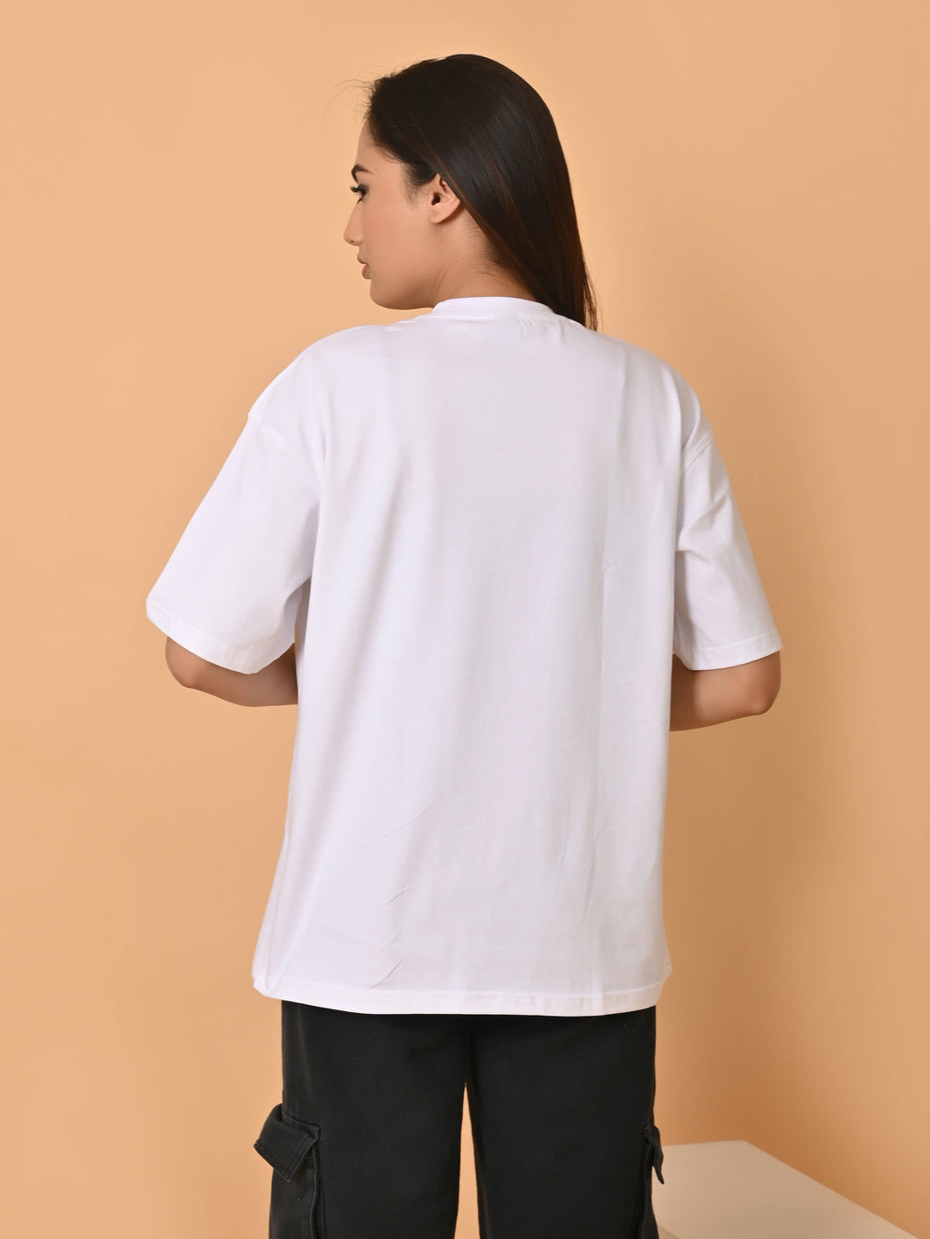 Women's Solid White Oversized Round Neck Cotton Lycra T-shirt