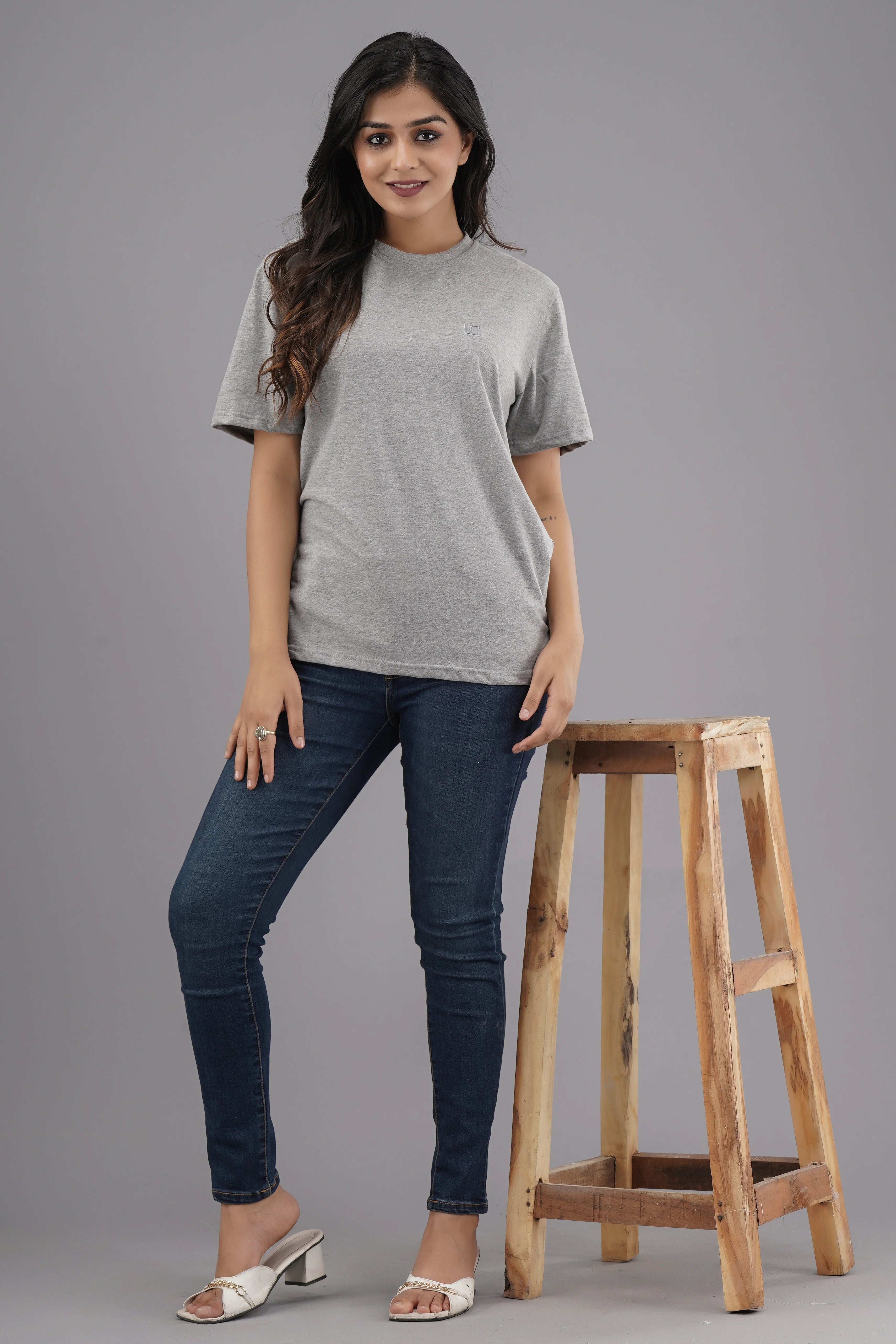 Women's Solid Grey Round Neck T-shirt