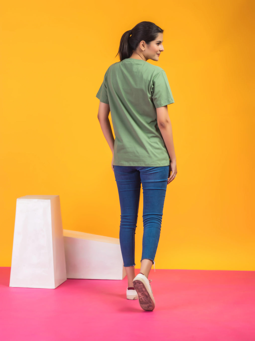 Women's Solid Warm Green Round Neck T-shirt