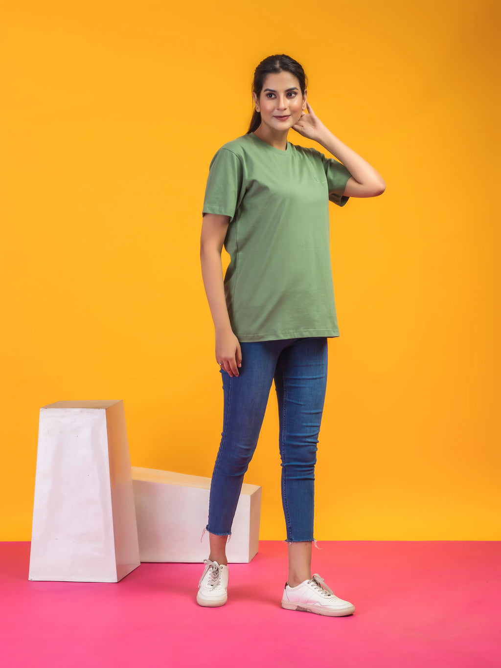 Women's Solid Warm Green Round Neck T-shirt