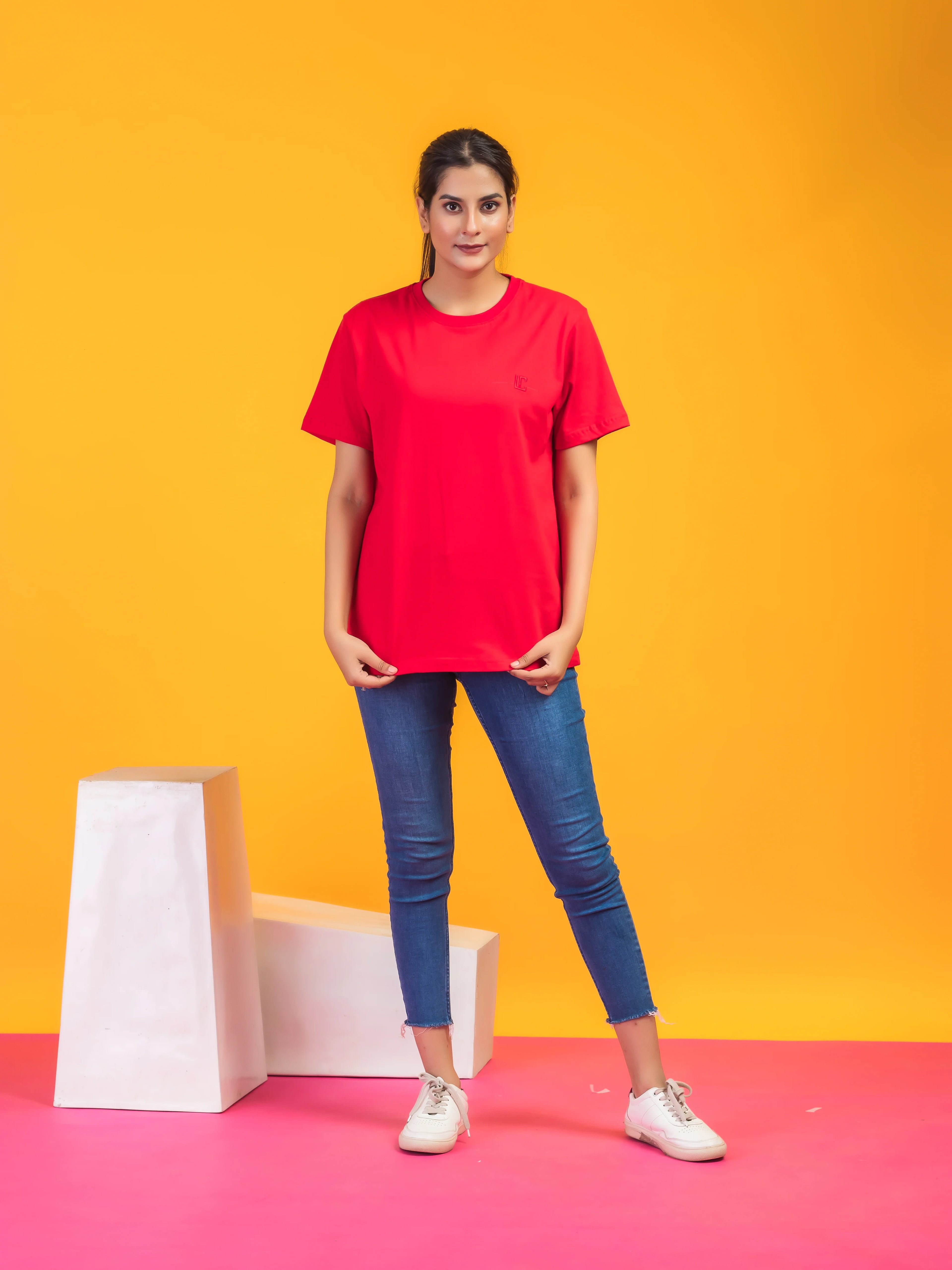 Women's Solid Red Round Neck T-shirt