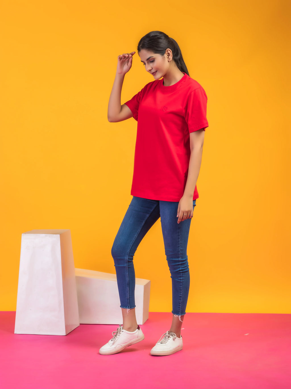 Women's Solid Red Round Neck T-shirt