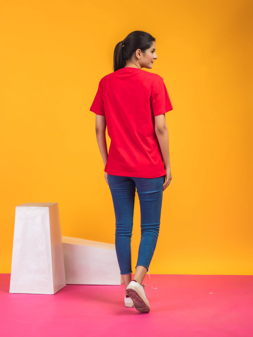 Women's Solid Red Round Neck T-shirt