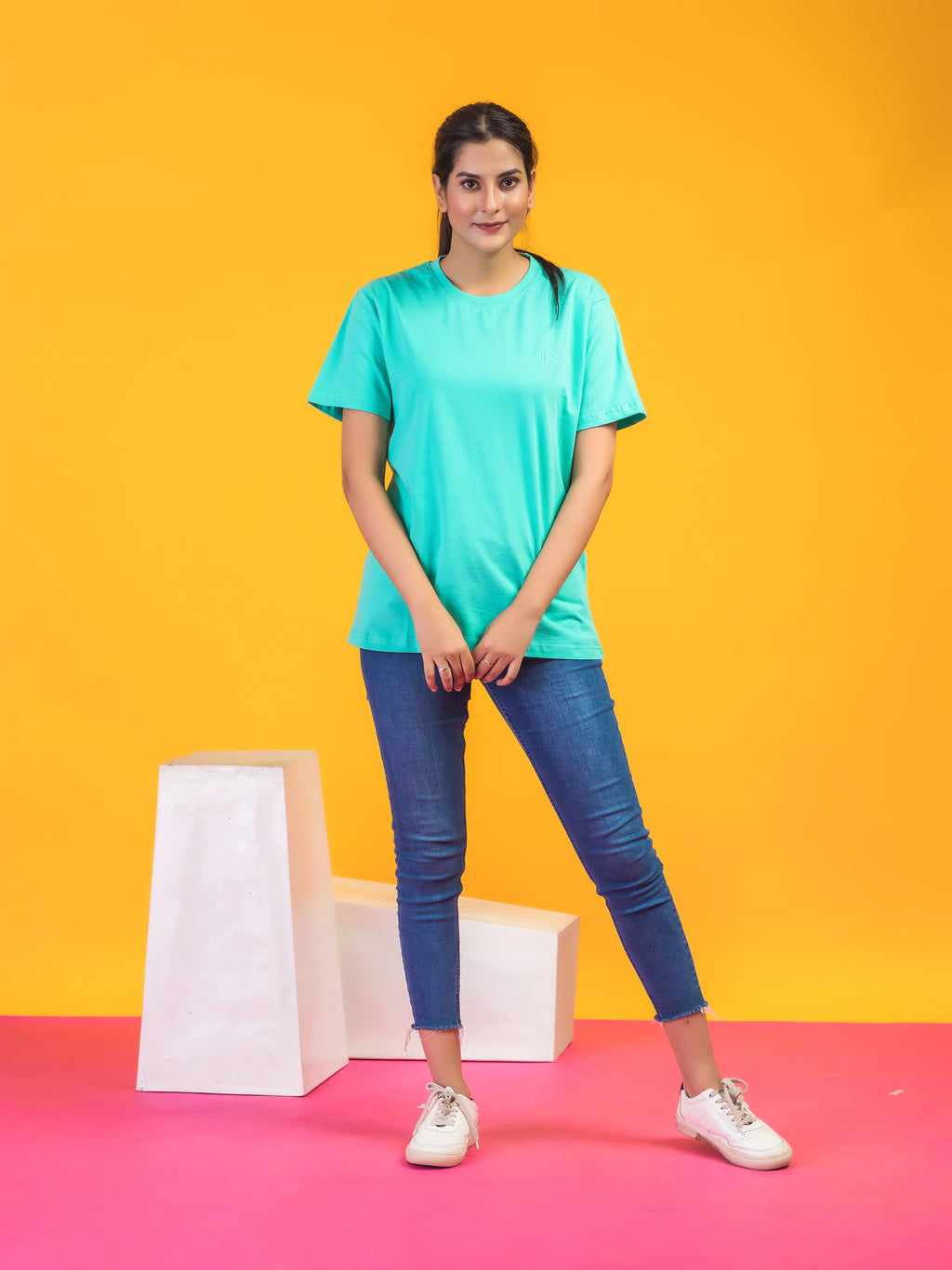 Women's Solid Sea Green Round Neck T-shirt