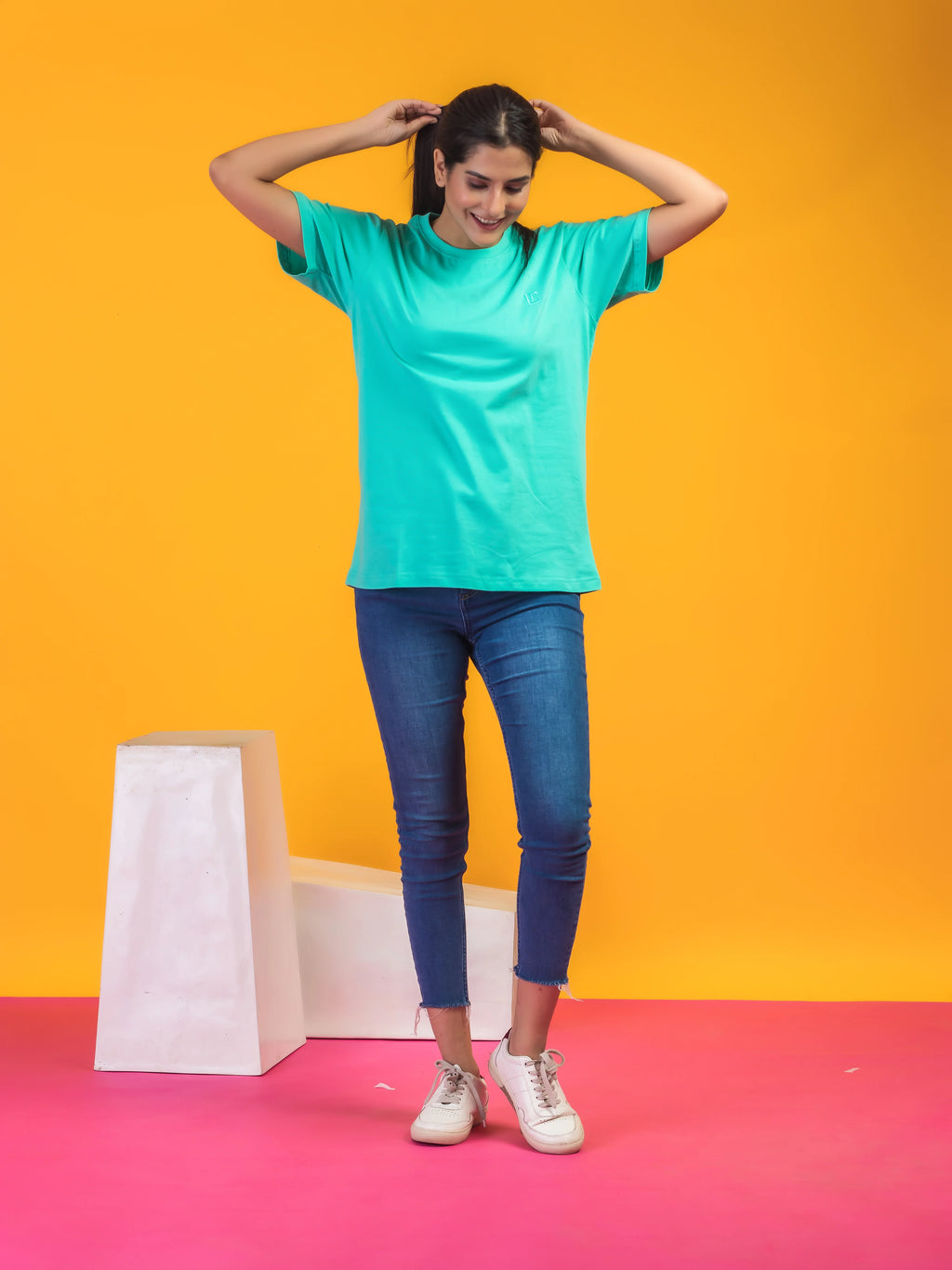 Women's Solid Sea Green Round Neck T-shirt