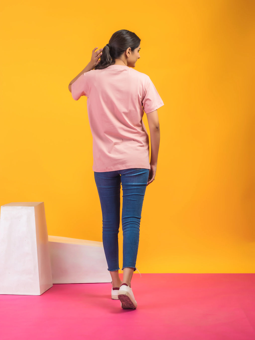 Women's Solid Onion Pink Round Neck T-shirt