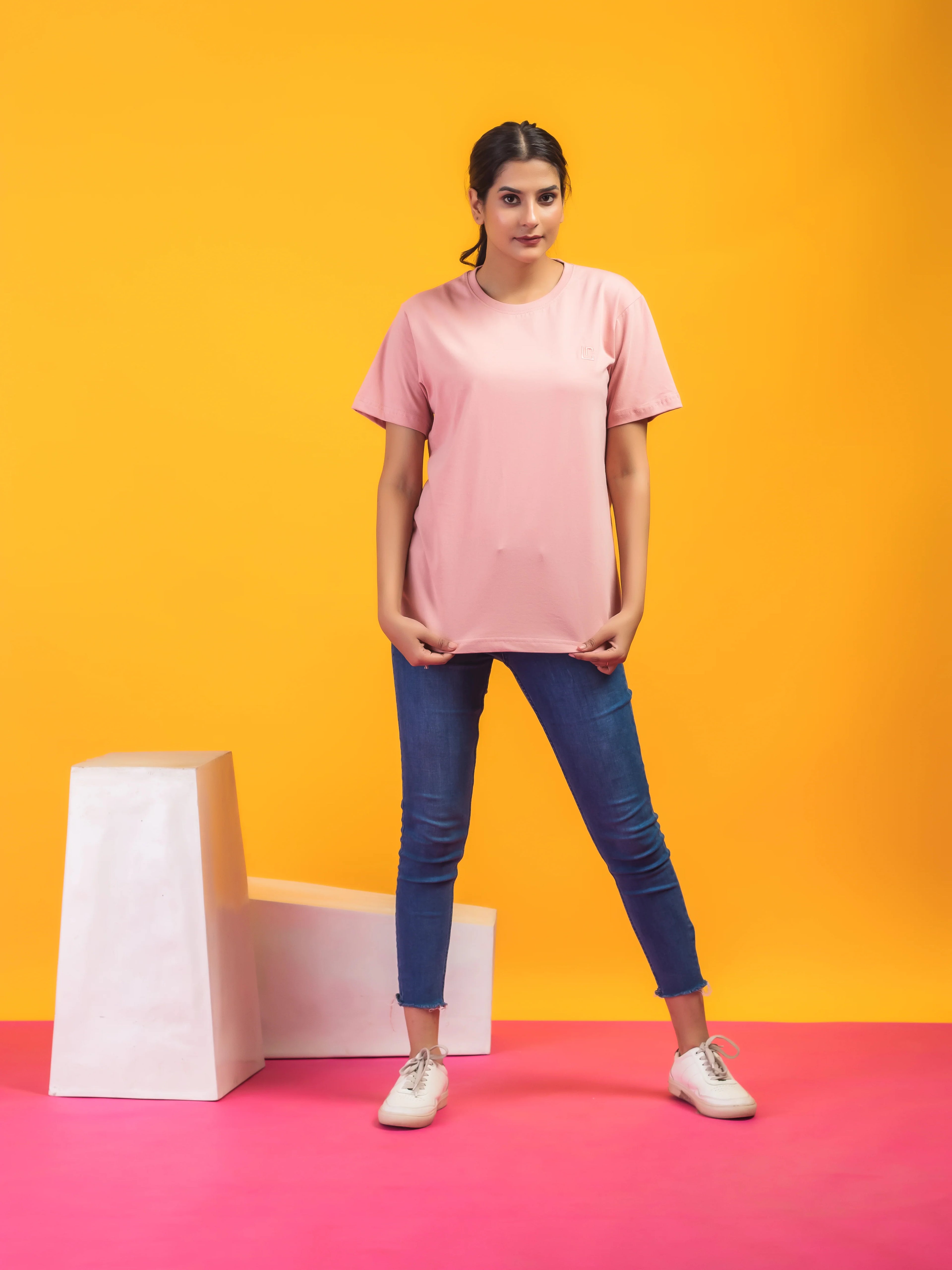 Women's Solid Onion Pink Round Neck T-shirt
