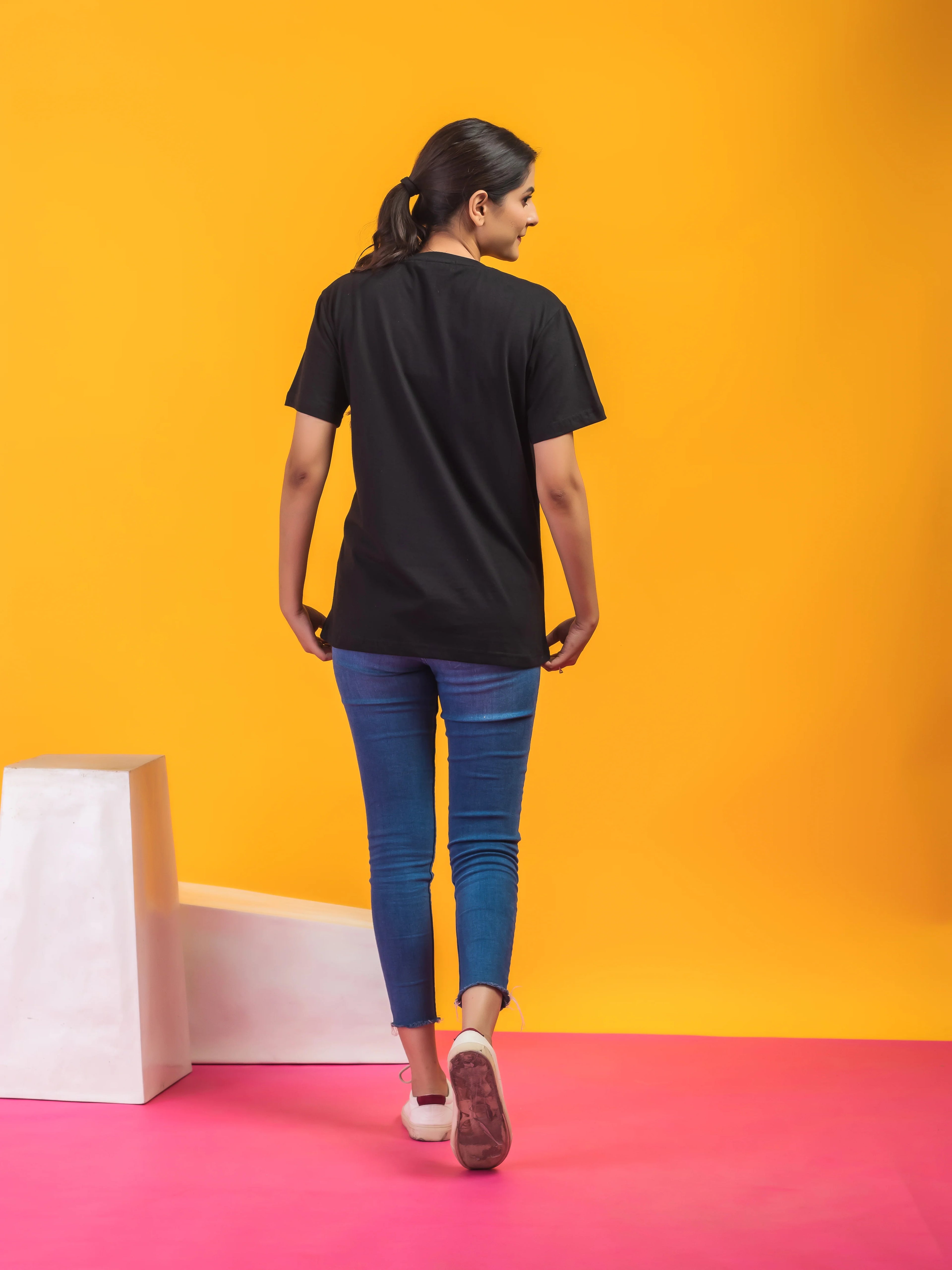 Women's Solid Black Round Neck T-shirt