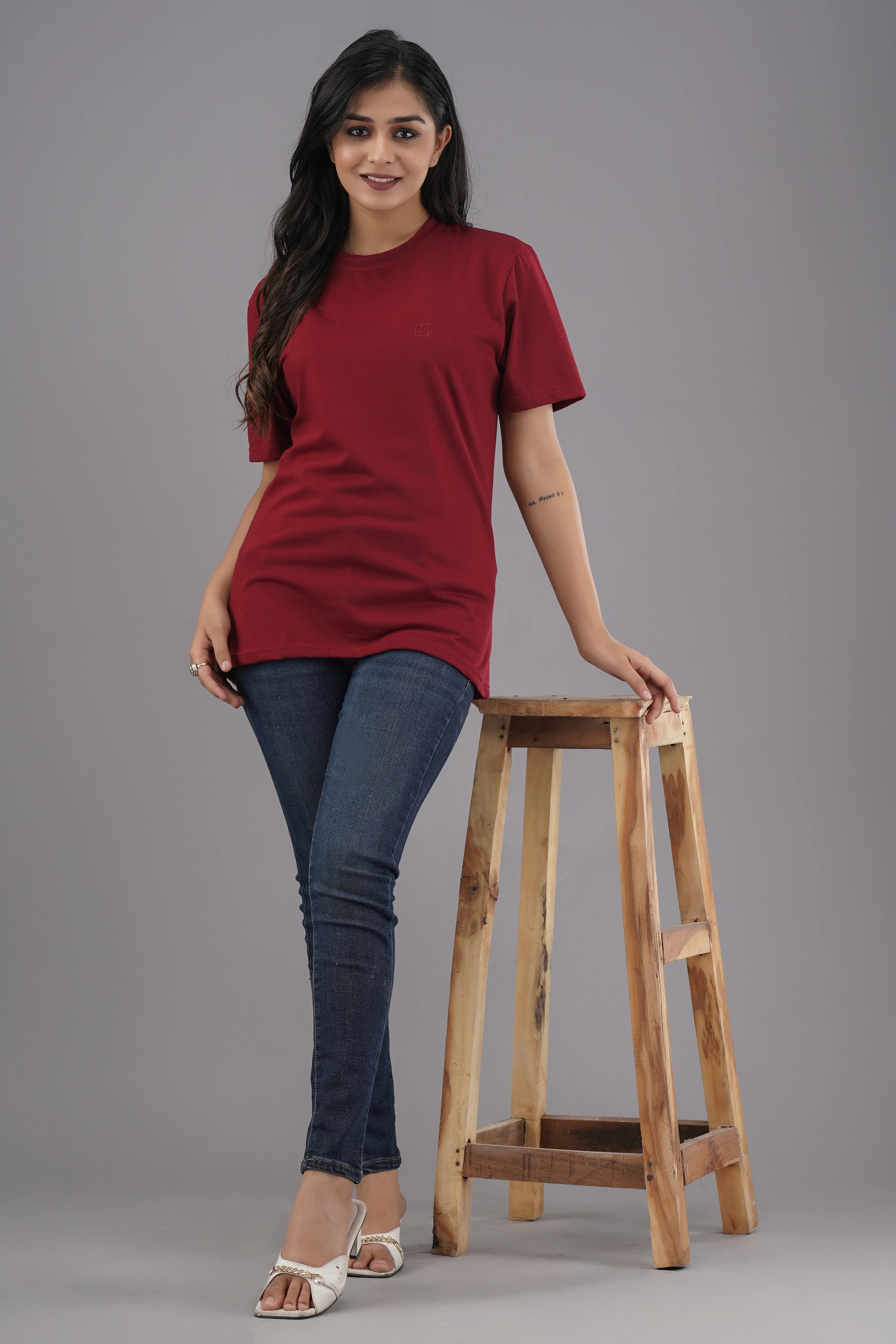 Women's Solid Maroon Round Neck T-shirt
