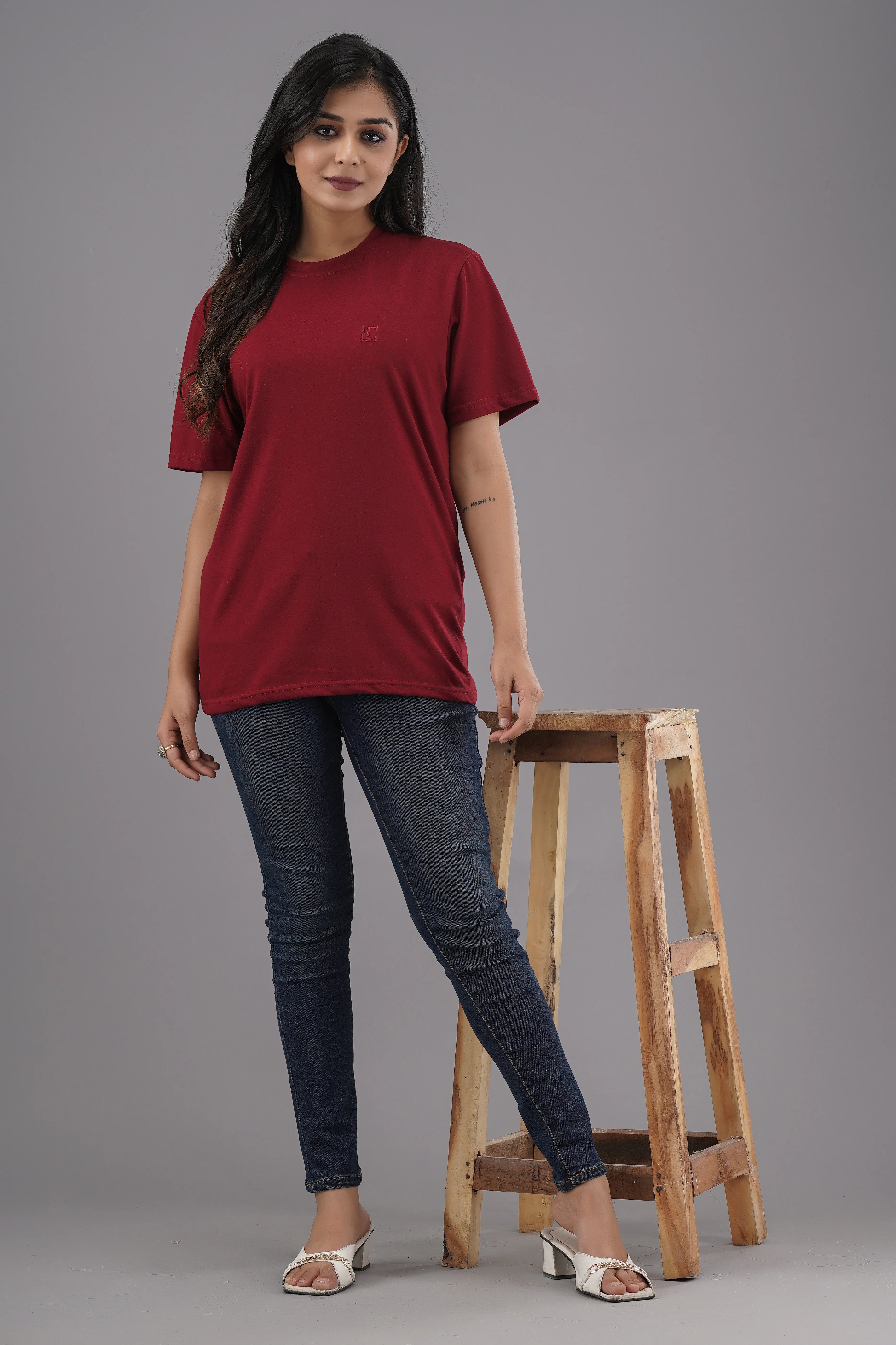 Women's Solid Maroon Round Neck T-shirt