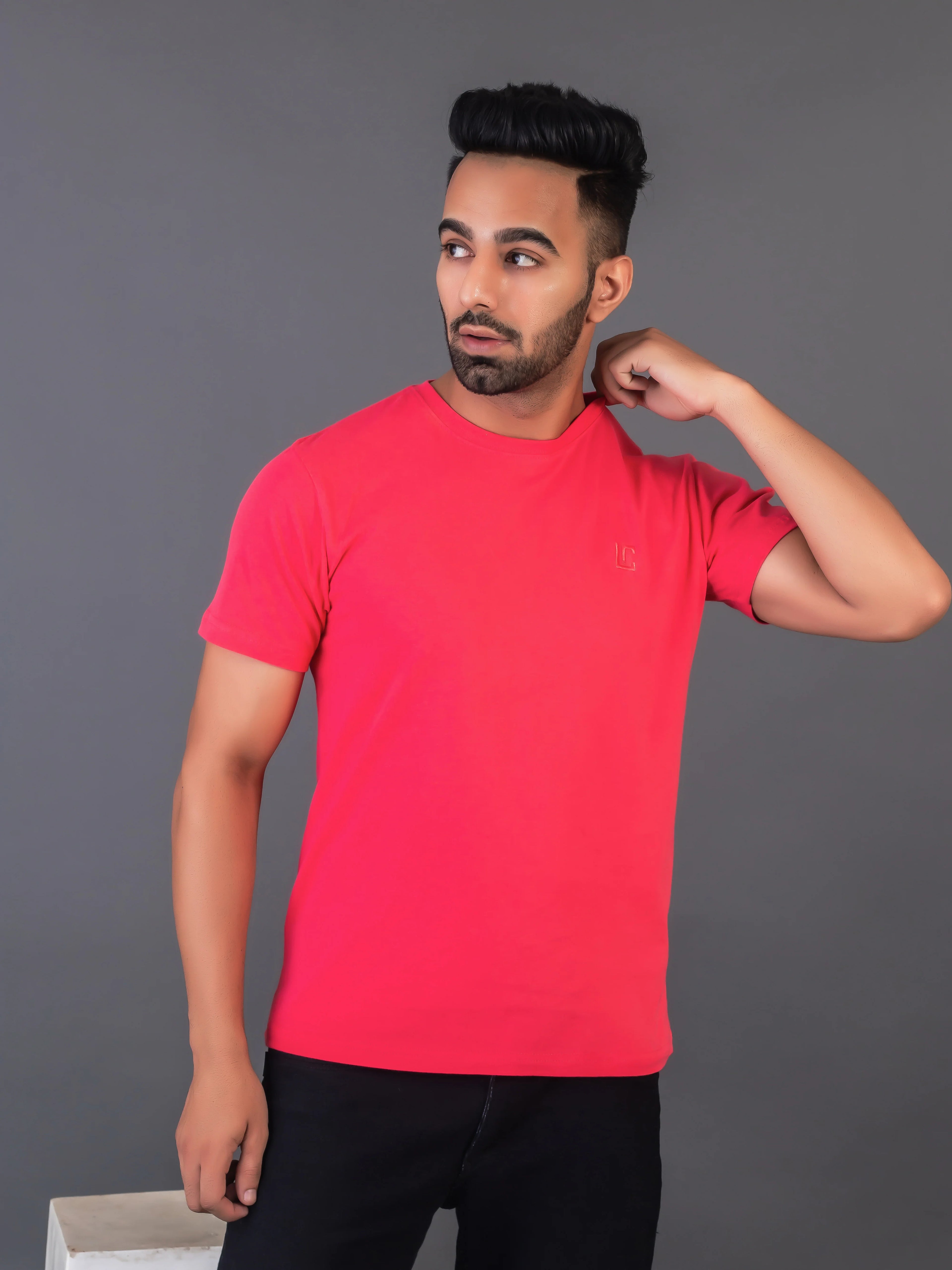 Men's Classic Solid Fuschia Pink Round Neck T-shirt