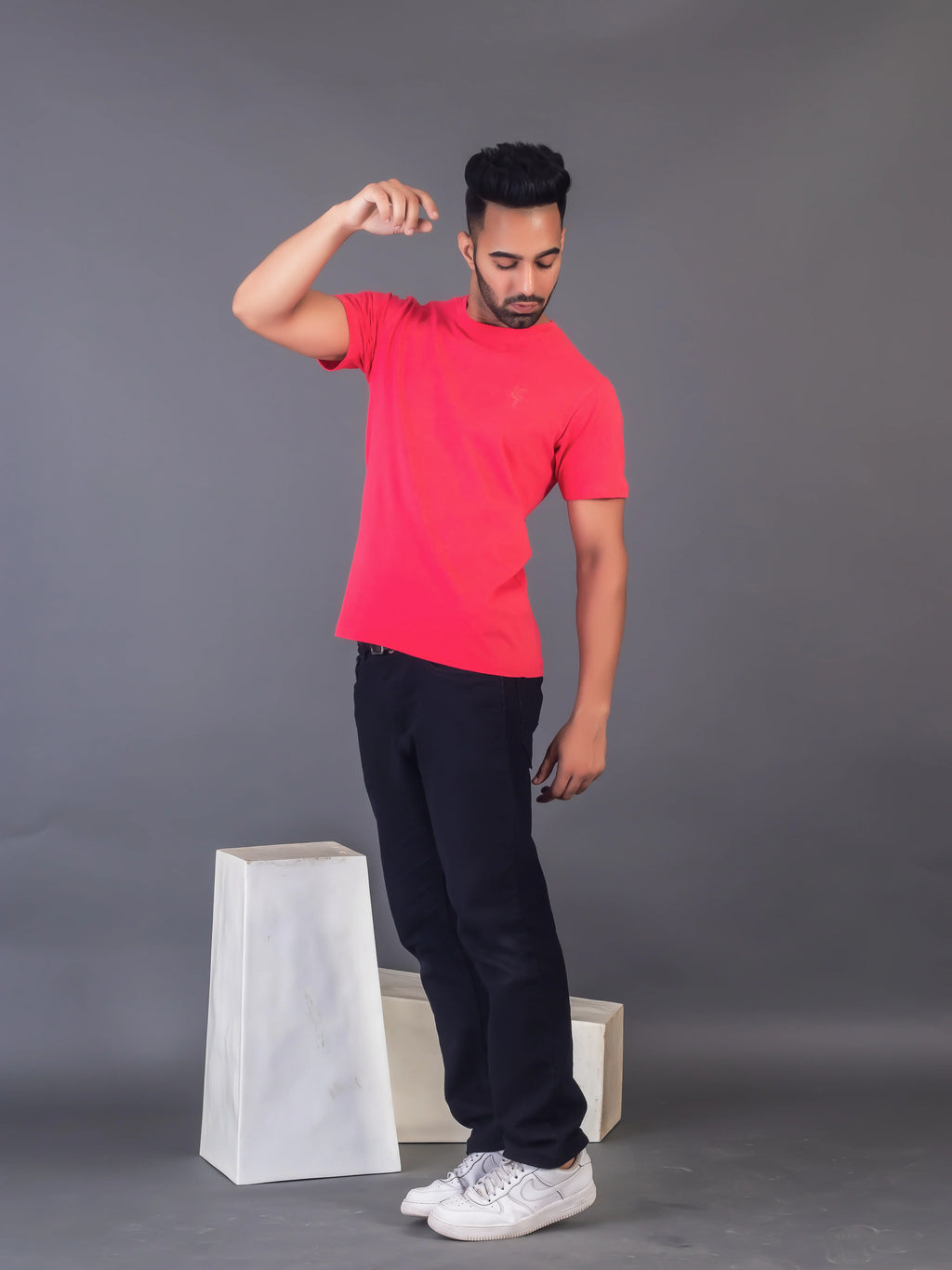Men's Classic Solid Fuschia Pink Round Neck T-shirt