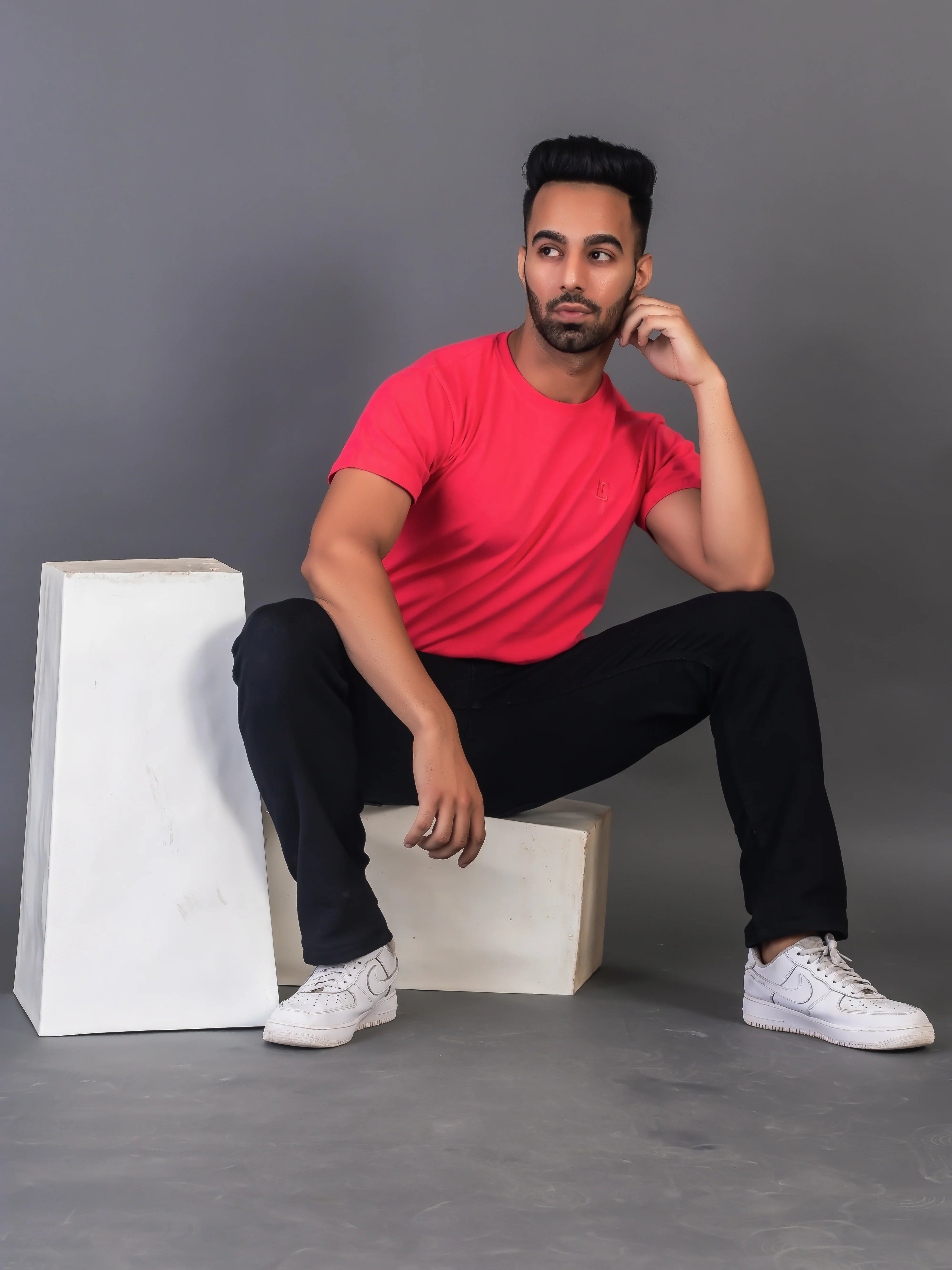 Men's Classic Solid Fuschia Pink Round Neck T-shirt