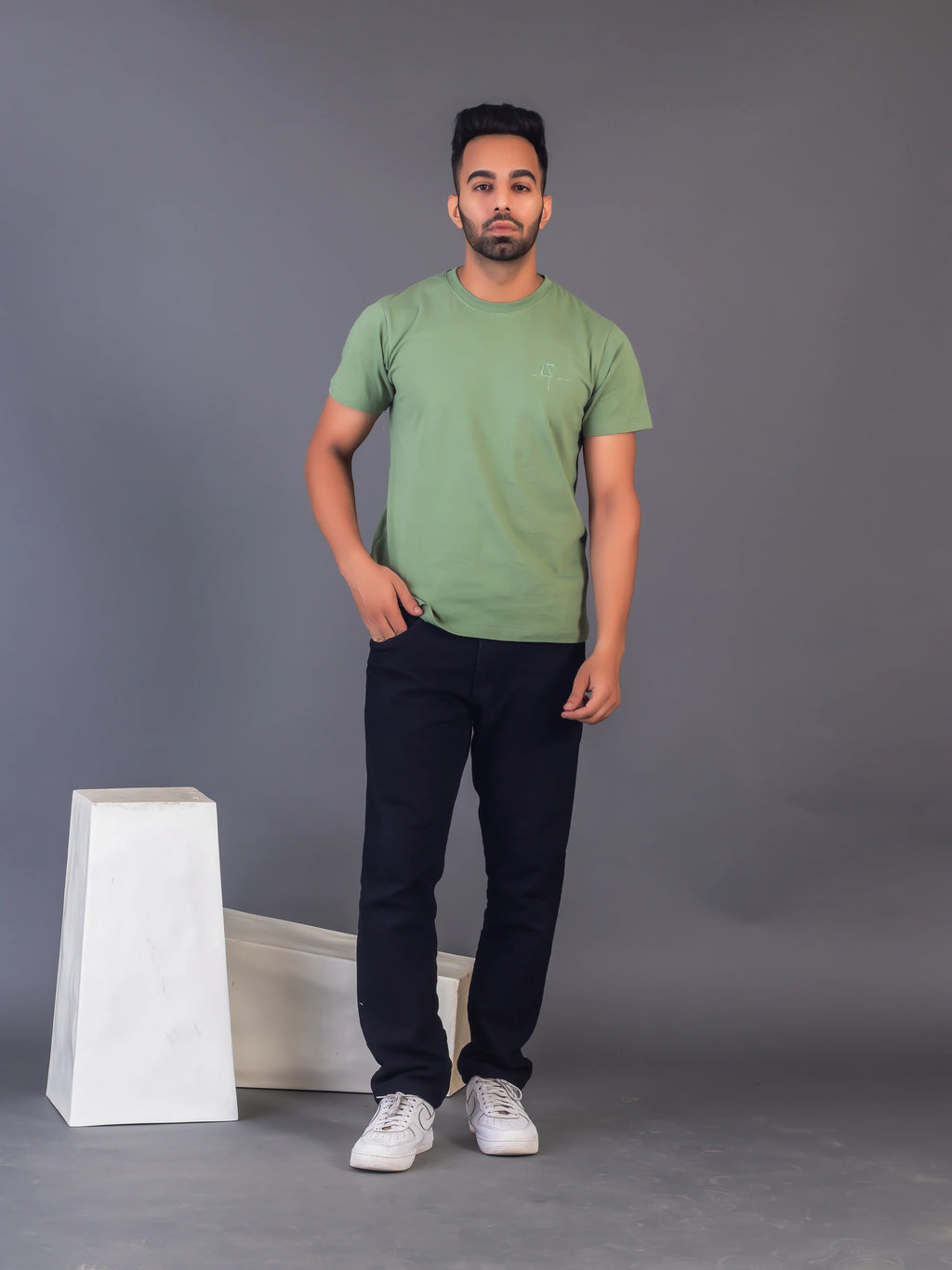 Men's Classic Solid Warm Green Round Neck T-shirt