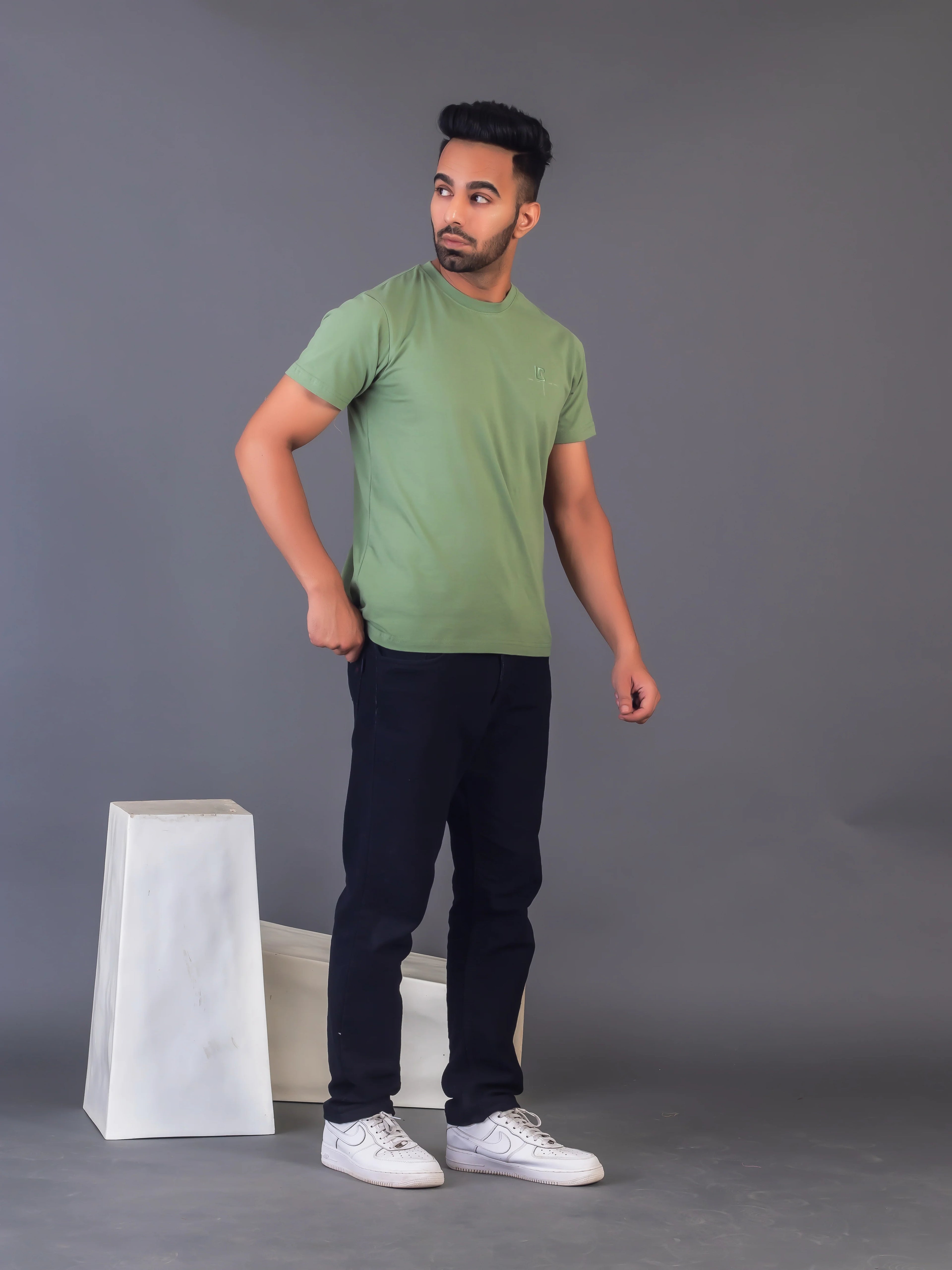 Men's Classic Solid Warm Green Round Neck T-shirt