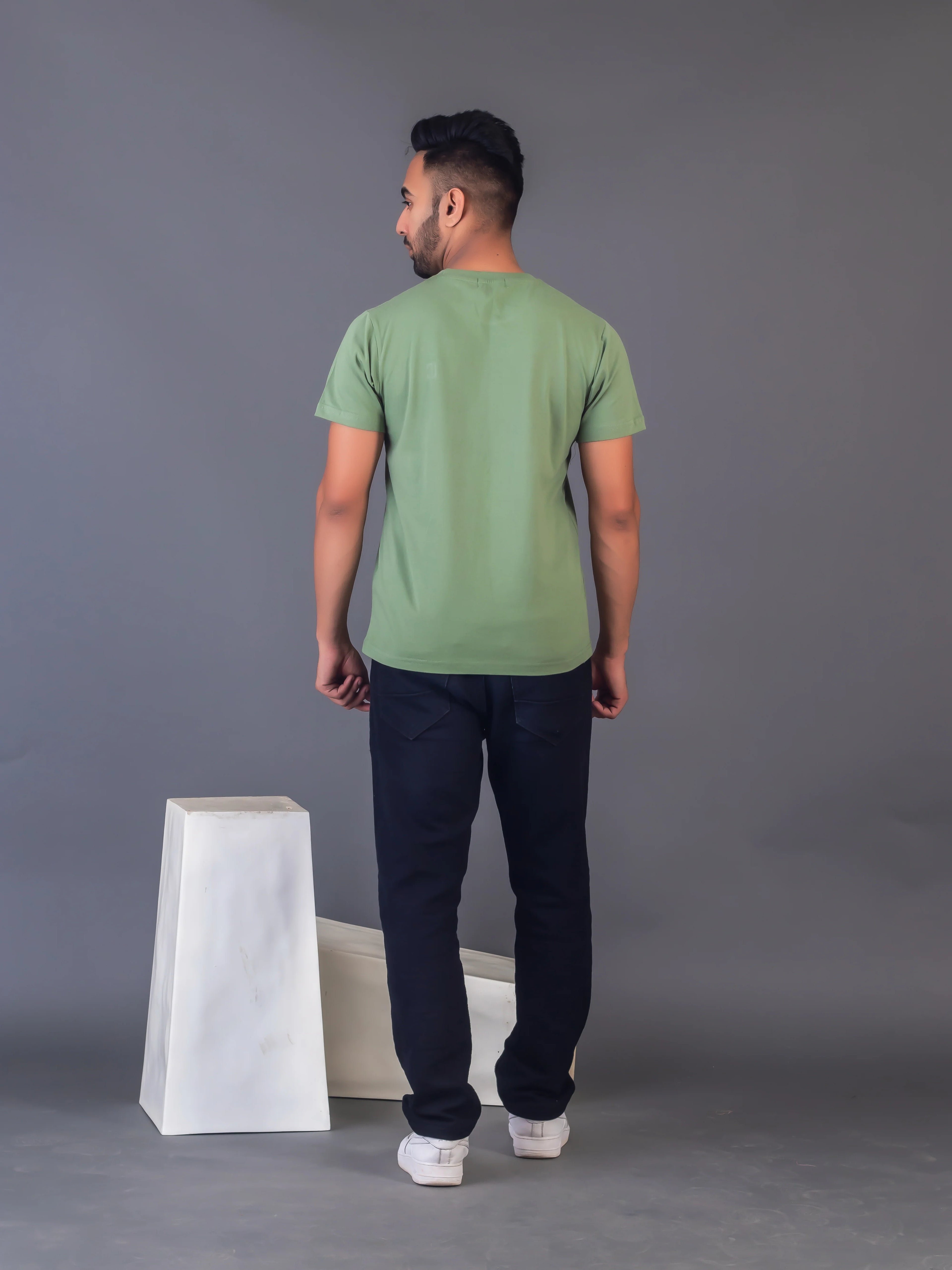 Men's Classic Solid Warm Green Round Neck T-shirt