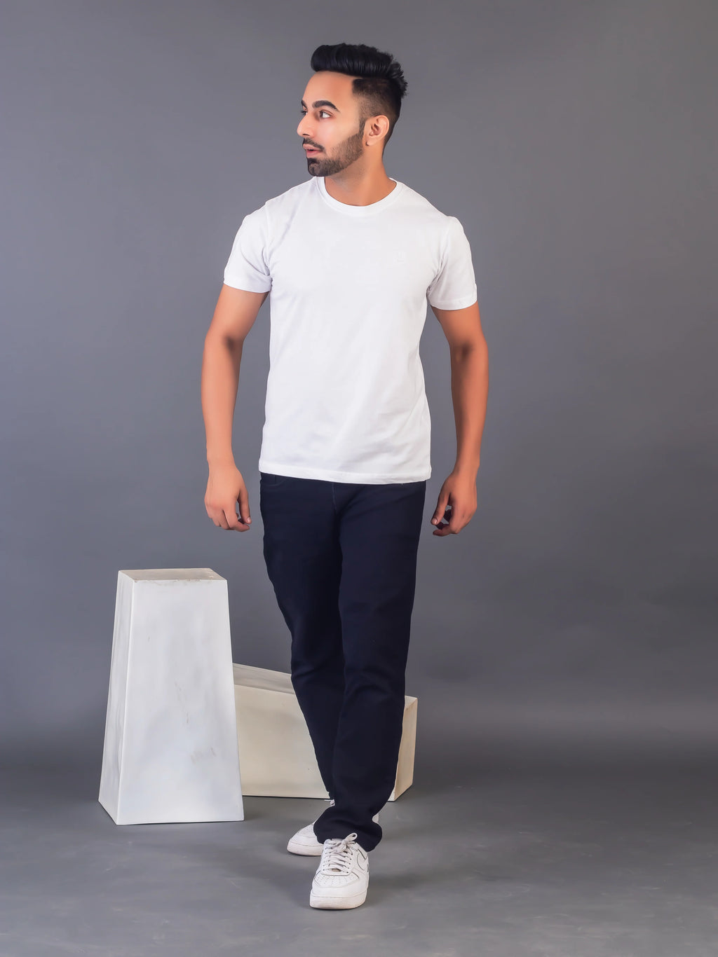 Men's Classic Solid White Round Neck T-shirt