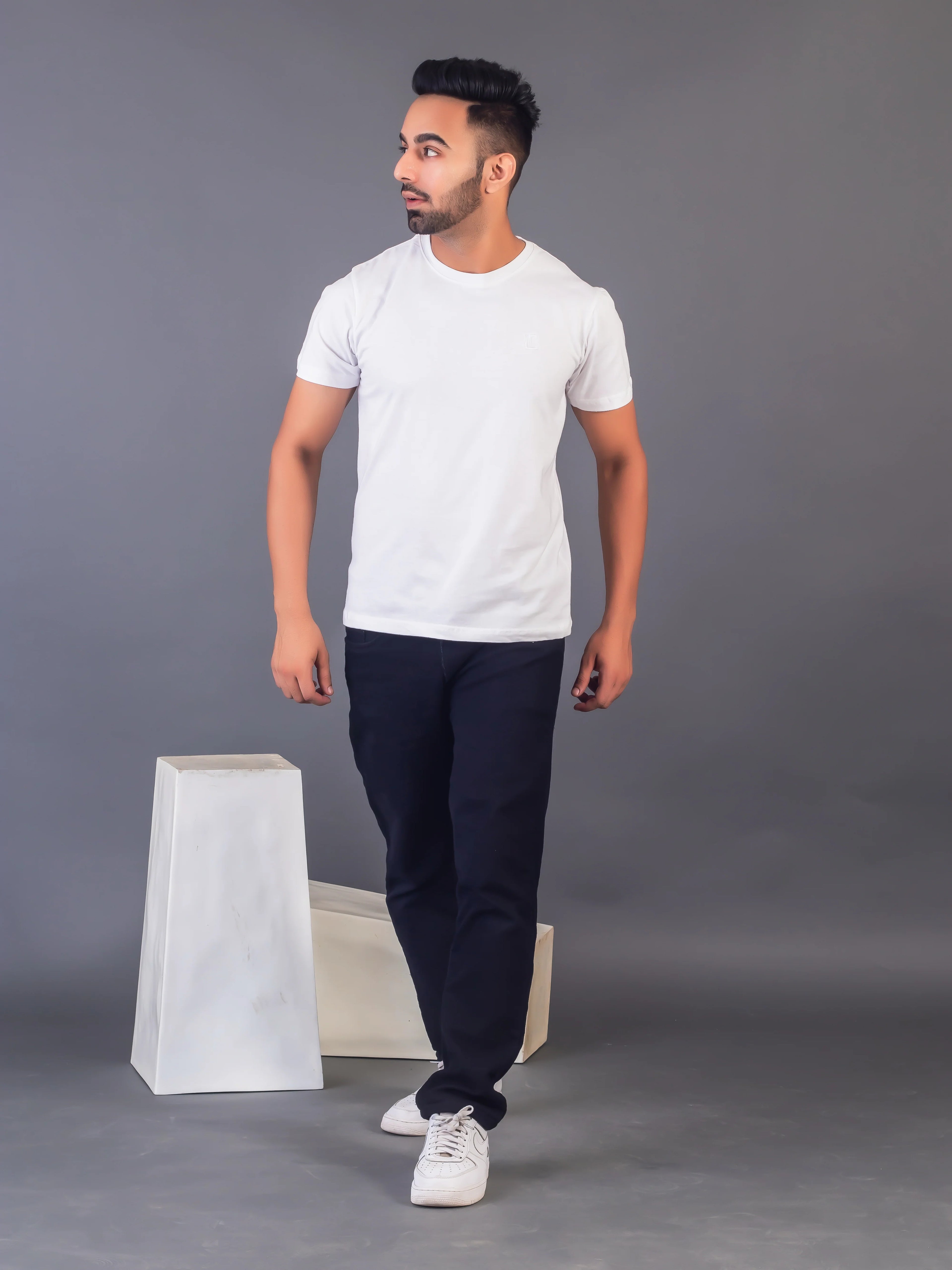 Men's Classic Solid White Round Neck T-shirt