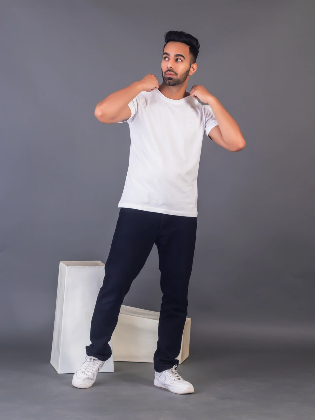 Men's Classic Solid White Round Neck T-shirt