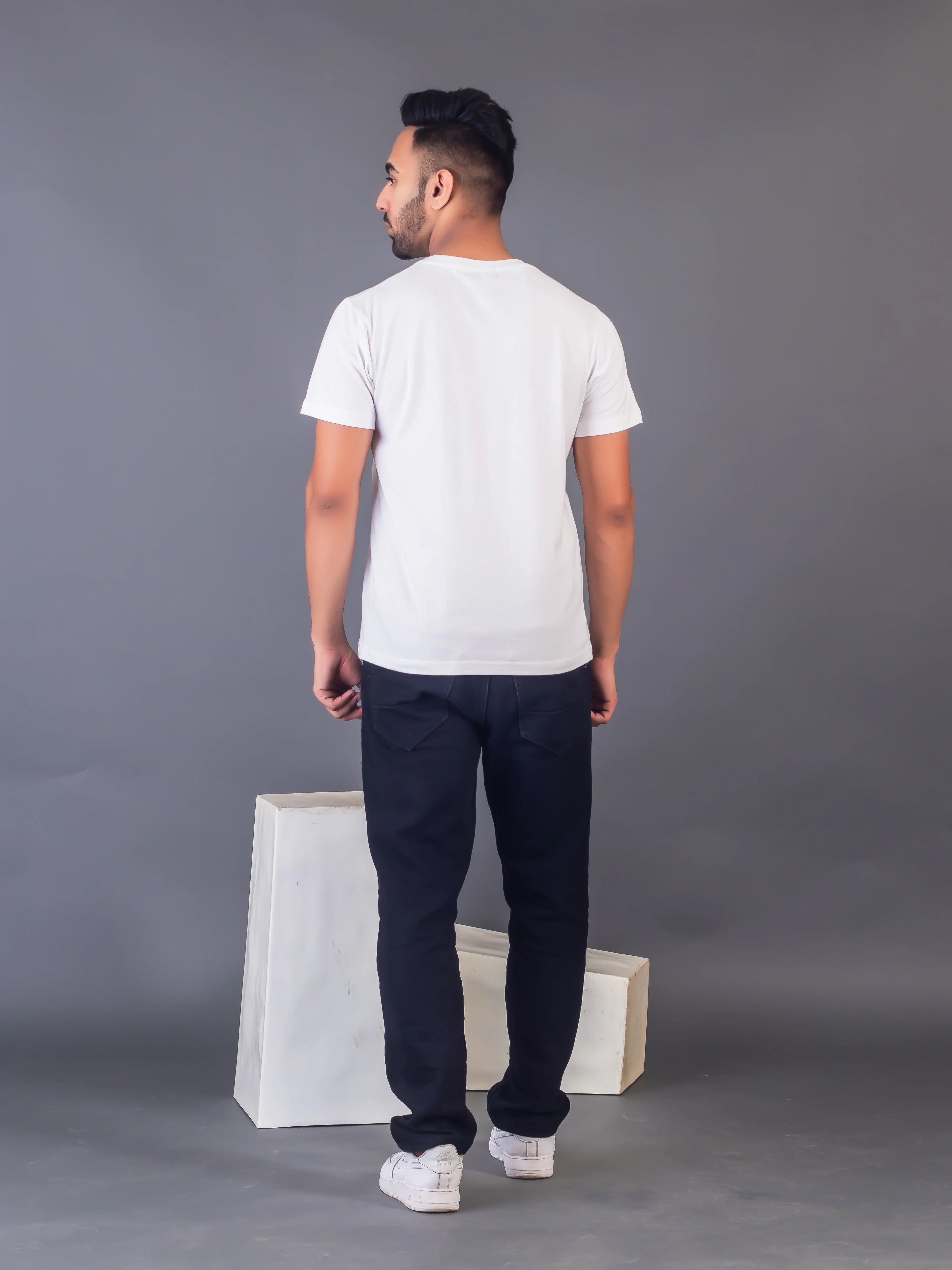 Men's Classic Solid White Round Neck T-shirt