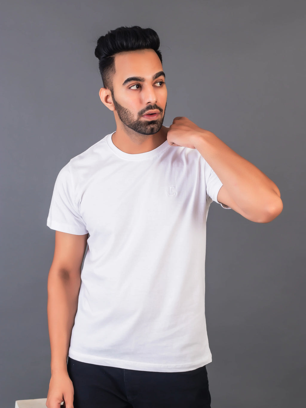 Men's Classic Solid White Round Neck T-shirt