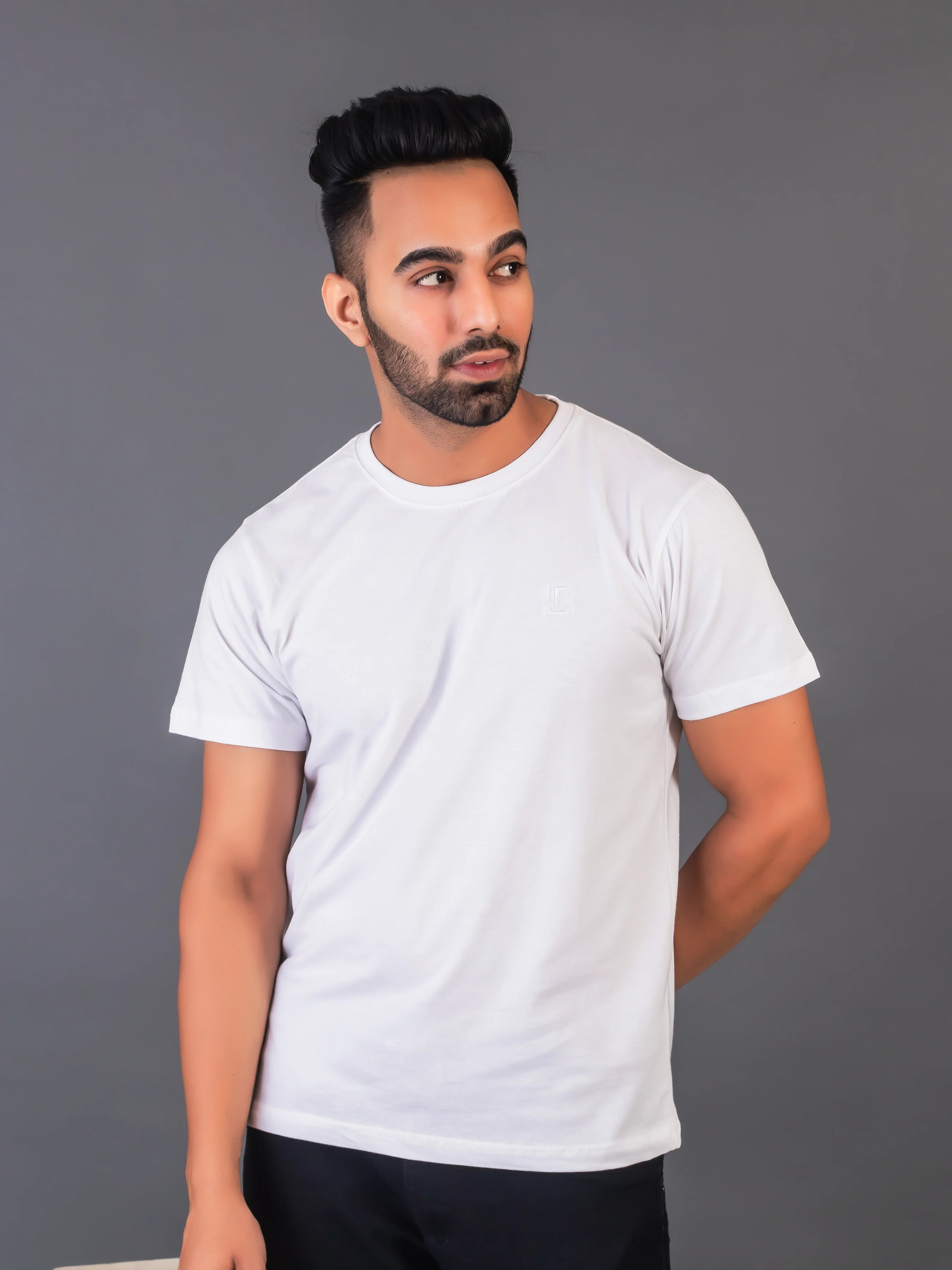 Men's Classic Solid White Round Neck T-shirt